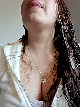 Snapshot of seherlatin chatting on July 6, 2:47 pm seherlatin online show from July 6, 2:47 pm