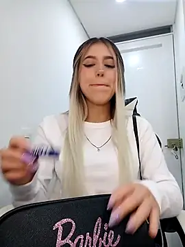 Snapshot of eva-2023 chatting on February 7, 1:20 am eva-2023 online show from February 7, 1:20 am