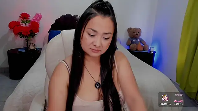 Snapshot of emilydolshe2 chatting on February 18, 2:02 pm emilydolshe2 online show from February 18, 2:02 pm