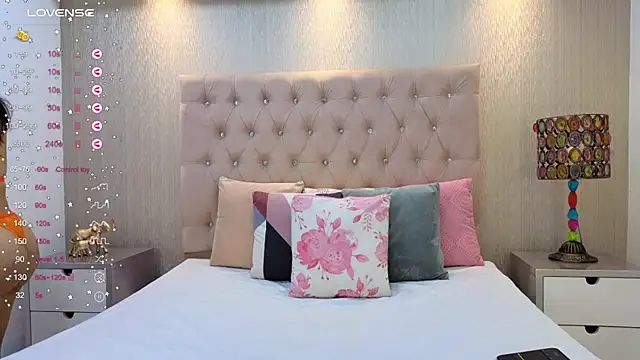 NatyQueen  online show from March 12, 1:19 pm