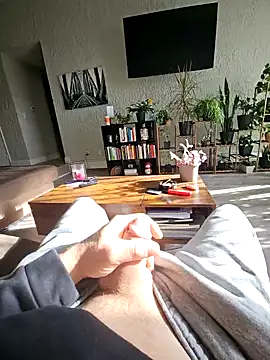 Snapshot of Cemg chatting on November 14, 6:39 pm Cemg online show from November 14, 6:39 pm