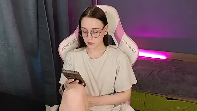 Snapshot of Sweet_frosti chatting on June 25, 3:17 am Sweet frosti online show from June 25, 3:17 am