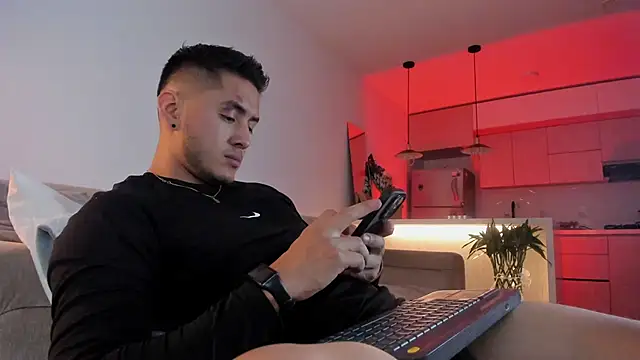 Snapshot of Chriskyle_ chatting on December 8, 12:07 am Chriskyle  online show from December 8, 12:07 am