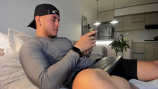 Snapshot of Chriskyle_ chatting on February 19, 2:44 am Chriskyle  online show from February 19, 2:44 am