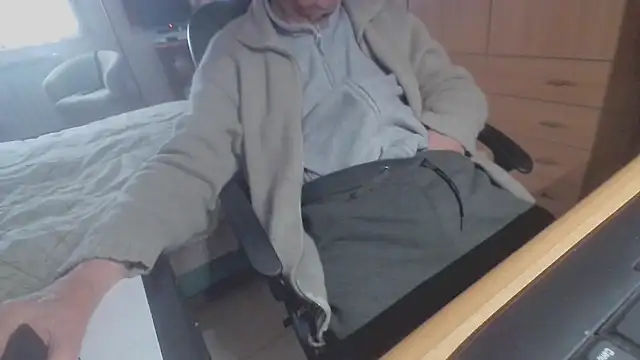 papillonhotofficial online show from February 2, 9:08 am