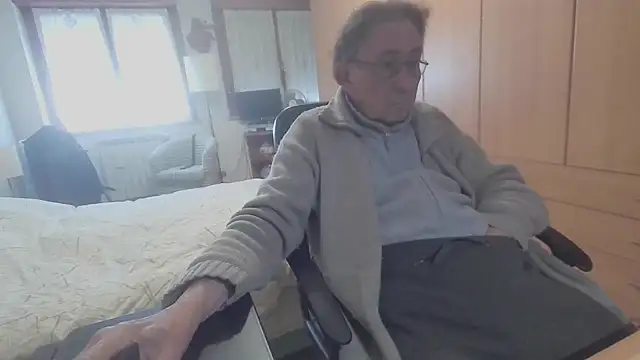 papillonhotofficial online show from March 2, 10:03 am