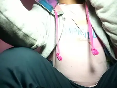 damsexy4 online show from January 7, 8:24 am