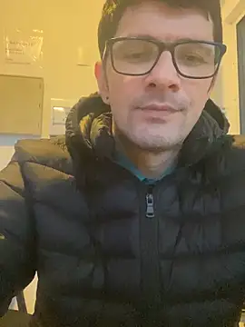 Juliano2289 online show from May 21, 6:37 pm