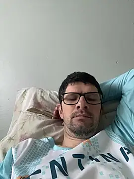 Snapshot of Juliano2289 chatting on July 8, 5:39 pm Juliano2289 online show from July 8, 5:39 pm