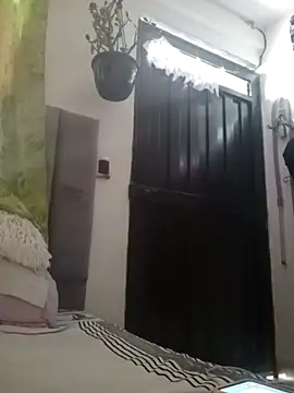 Snapshot of CurvySara1 chatting on September 12, 9:04 pm CurvySara1 online show from September 12, 9:04 pm