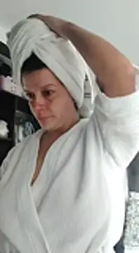 Snapshot of CurvySara1 chatting on July 11, 8:44 pm CurvySara1 online show from July 11, 8:44 pm