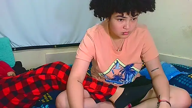 vanellope12 online show from July 29, 5:27 am