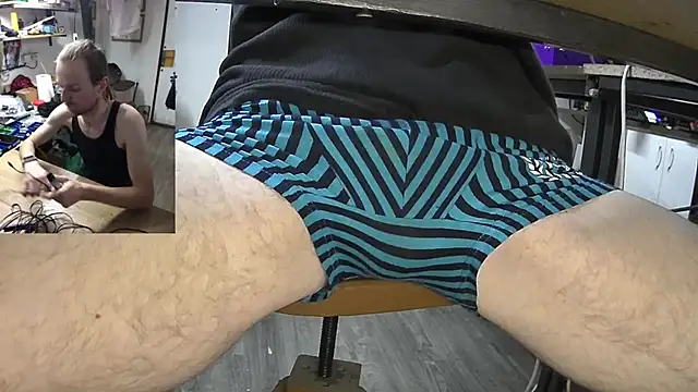 Snapshot of Happy_Michal chatting on December 19, 2:57 pm Happy Michal online show from December 19, 2:57 pm