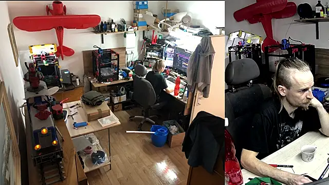 Snapshot of Happy_Michal chatting on November 27, 11:45 am Happy Michal online show from November 27, 11:45 am