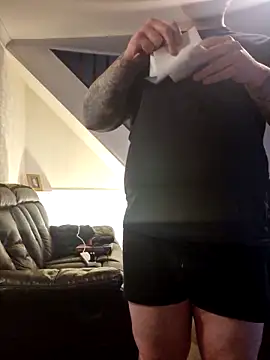 Snapshot of iang6348 chatting on December 17, 6:09 pm iang6348 online show from December 17, 6:09 pm