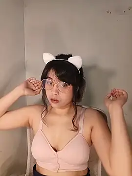 Snapshot of Chall_mee chatting on May 27, 11:18 am Chall mee online show from May 27, 11:18 am