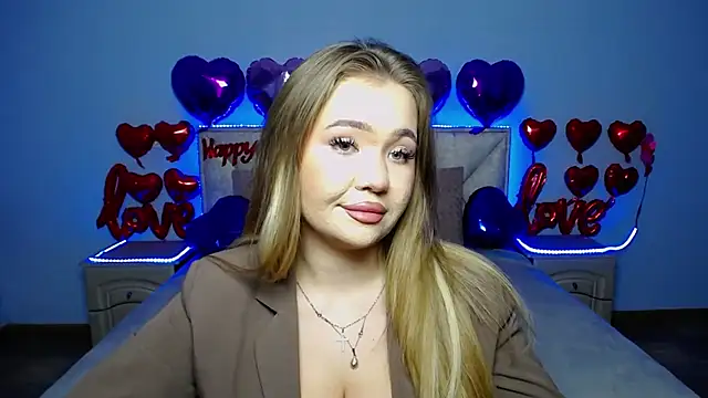 StacyYellig online show from February 5, 7:10 pm