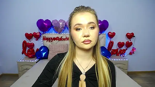 StacyYellig online show from February 11, 6:33 pm