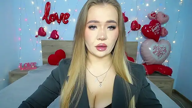 StacyYellig online show from February 17, 9:03 am