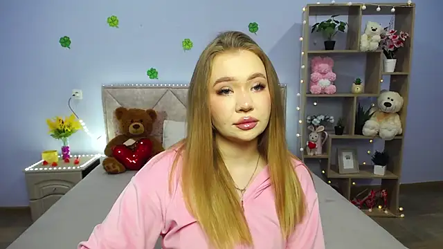 StacyYellig online show from March 15, 8:32 pm