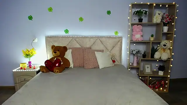 StacyYellig online show from March 17, 6:40 am