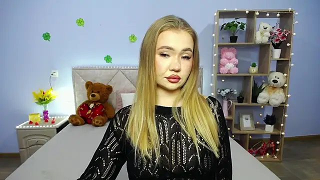 StacyYellig online show from March 18, 5:20 am