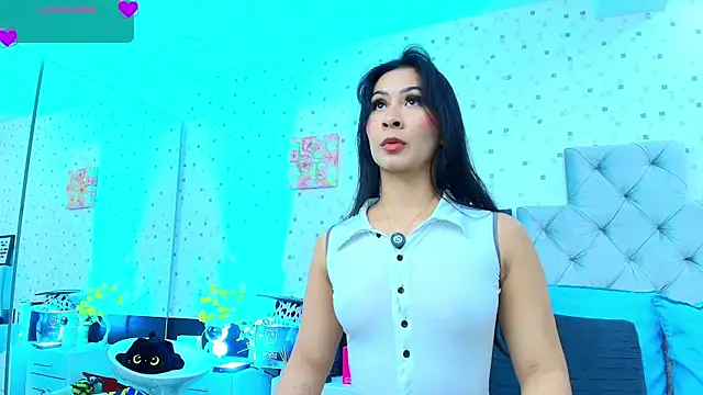 JulietaReyess online show from April 2, 11:41 am