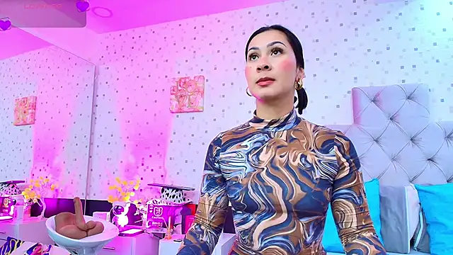 JulietaReyess online show from April 13, 11:48 am