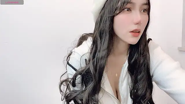 Snapshot of LIsha--170 chatting on December 10, 6:44 am LIsha--170 online show from December 10, 6:44 am