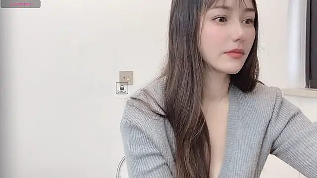 Snapshot of LIsha--170 chatting on February 17, 2:42 am LIsha--170 online show from February 17, 2:42 am