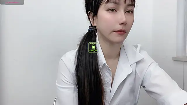 Snapshot of LIsha--170 chatting on February 20, 2:40 am LIsha--170 online show from February 20, 2:40 am