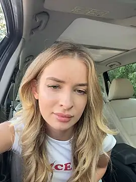 Snapshot of EvieEvans chatting on July 19, 2:54 pm EvieEvans online show from July 19, 2:54 pm