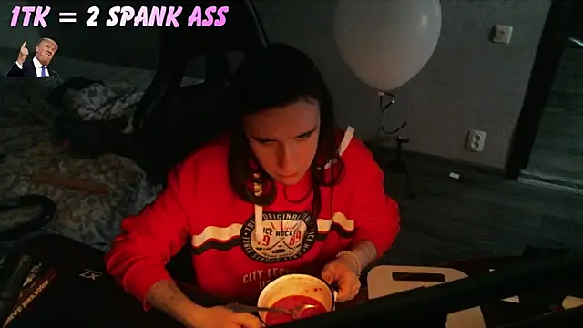 izilizi 23 online show from April 17, 3:04 pm