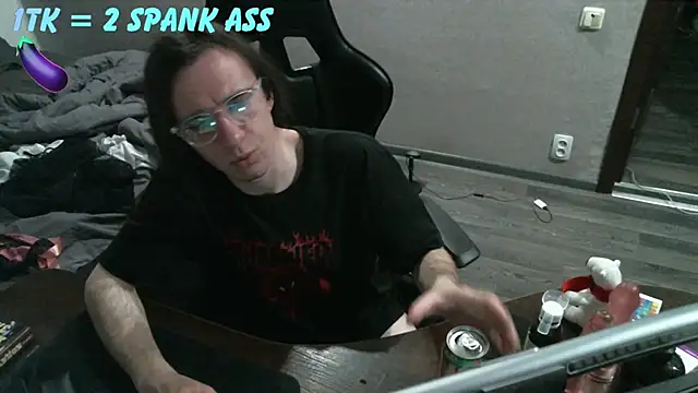 Snapshot of izilizi_23 chatting on May 16, 7:01 pm izilizi 23 online show from May 16, 7:01 pm