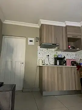 YellowHoneyDip online show from April 8, 7:52 am