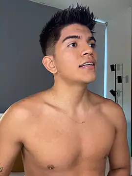 santiago 01 online show from March 18, 9:18 pm