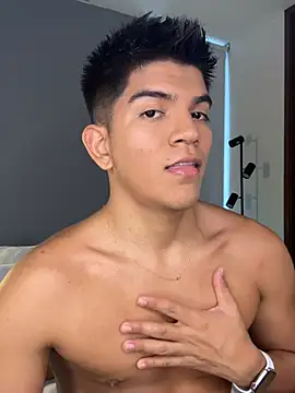 santiago 01 online show from March 20, 9:19 pm