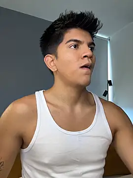 Snapshot of santiago_01 chatting on May 22, 8:58 pm santiago 01 online show from May 22, 8:58 pm