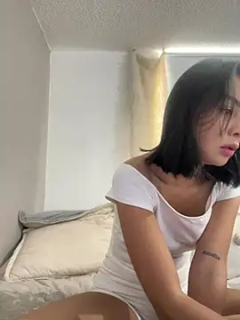 Snapshot of romma95 chatting on February 17, 6:37 pm romma95 online show from February 17, 6:37 pm