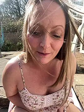 HoneyBluex online show from March 5, 12:34 pm