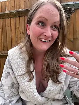 HoneyBluex online show from April 16, 10:49 am