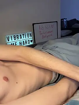 secret dream415 online show from April 4, 7:55 pm