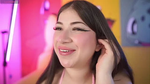 miss  pamela online show from April 16, 11:11 am