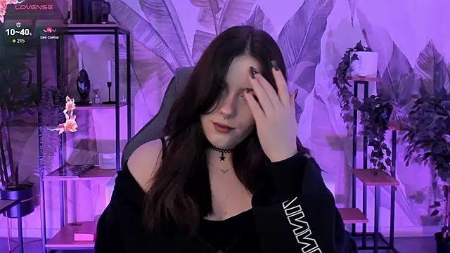 CoralineKeyns online show from October 24, 7:49 am