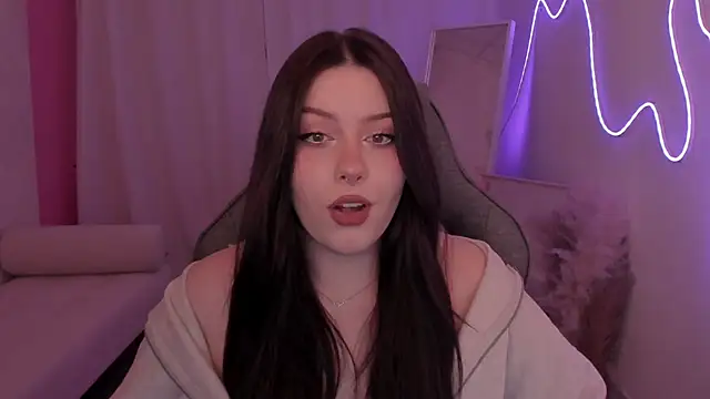 CoralineKeyns online show from February 3, 6:40 am