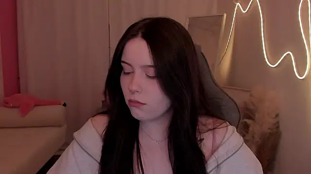 CoralineKeyns online show from February 5, 5:34 am