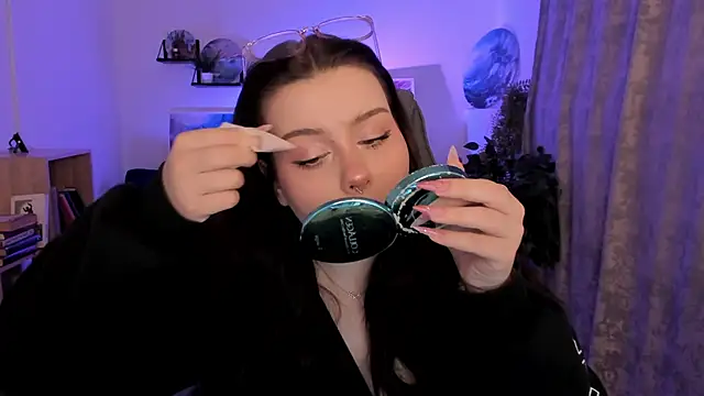 CoralineKeyns online show from February 24, 5:27 am