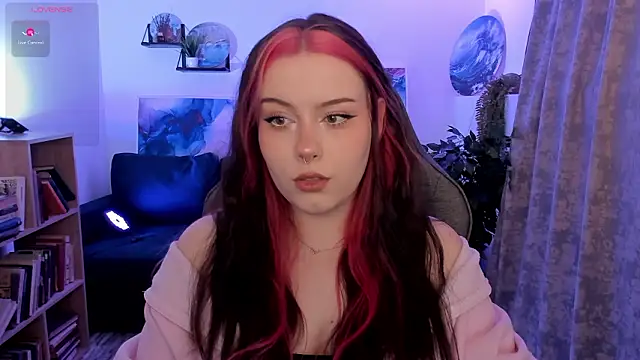 CoralineKeyns online show from March 27, 6:41 am