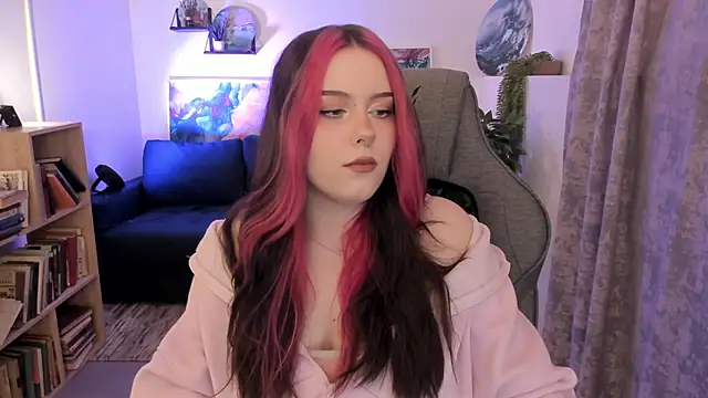 CoralineKeyns online show from April 27, 5:16 am