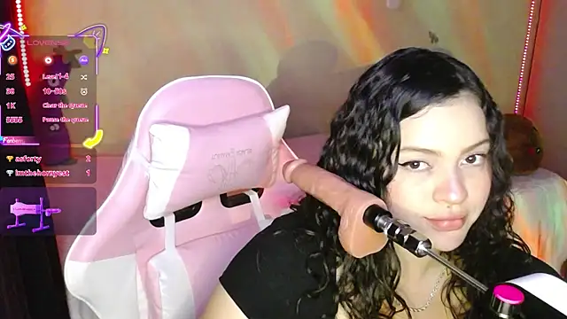 Snapshot of kim_saenz20 chatting on May 3, 3:45 am kim saenz20 online show from May 3, 3:45 am